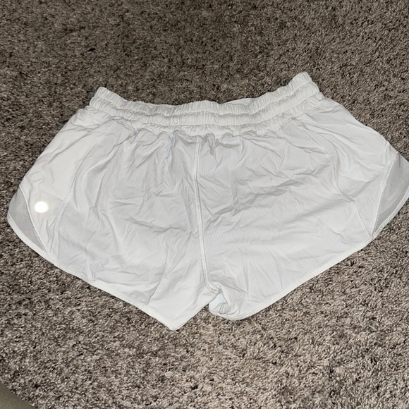 lululemon hotty hot shorts - Picture 2 of 2